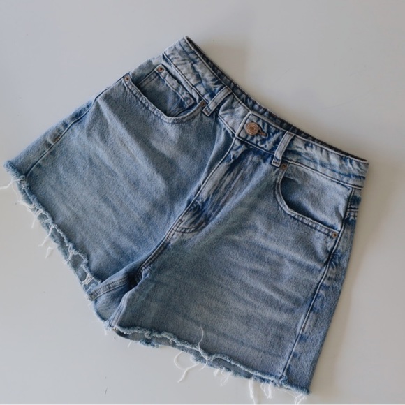 High waisted Denim Shorts - Picture 2 of 8